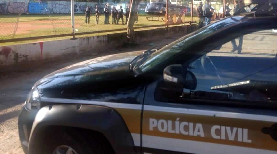 Uma menina de 13 anos engravidou após ser abusada por um presidiário