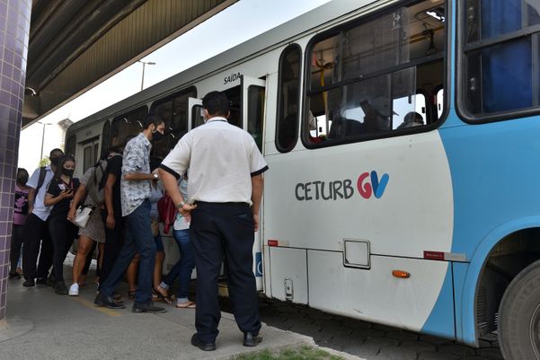 Rodoviários serão vacinados contra Covid-19 a partir desta quarta, diz governador do ES
