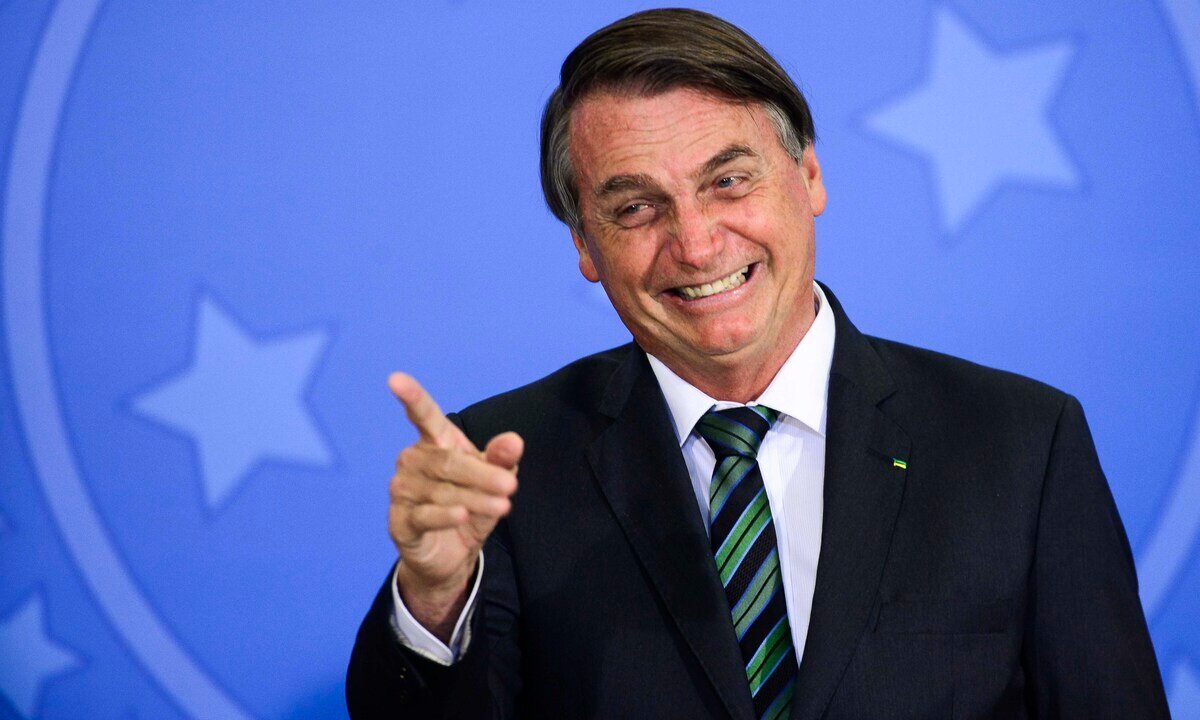 'Se chegasse fundão de R$ 3 bilhões, eu seria obrigado a sancionar', diz Bolsonaro