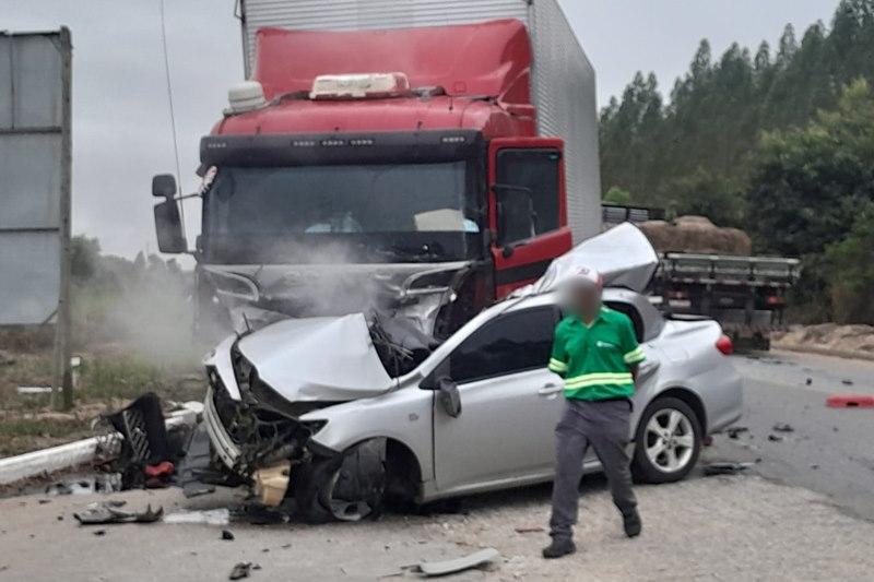 Acidente na BR-101 em Posto da Mata deixa vítimas fatais