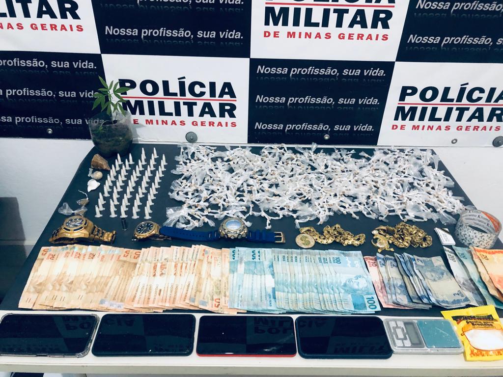 Grande quantidade de substâncias análogas a entorpecentes é apreendida em Nanuque