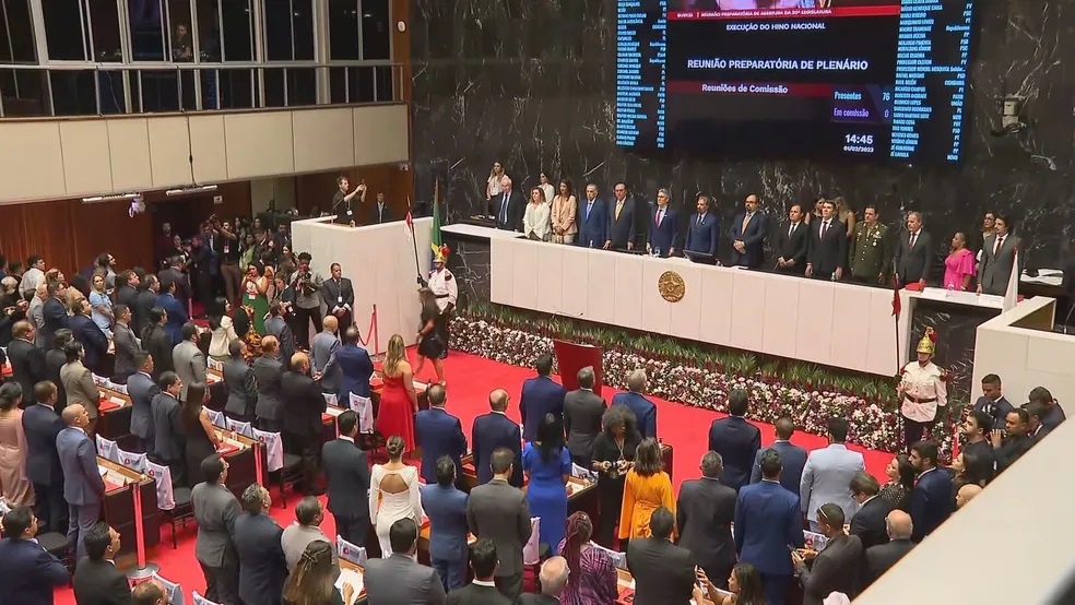 Deputados estaduais de Minas Gerais tomam posse na ALMG