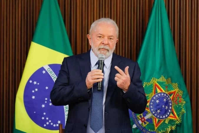 Lula diz que não quer, mas admite concorrer à reeleição em 2026
