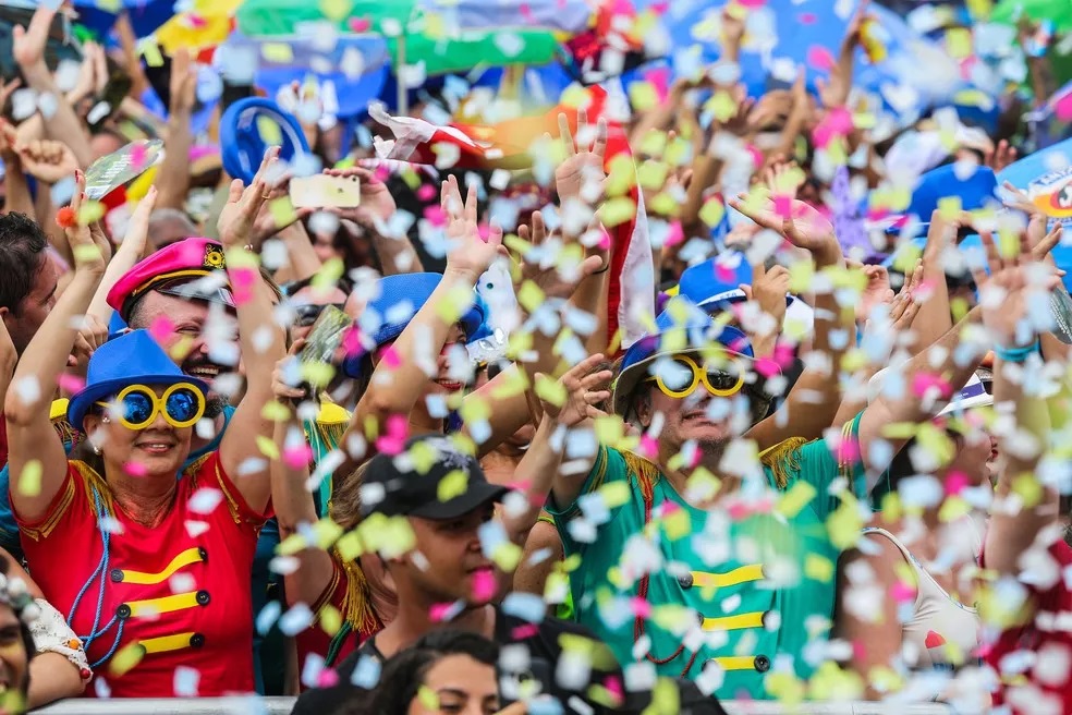 Carnaval é feriado? Empresa tem que dar folga? Entenda como funciona