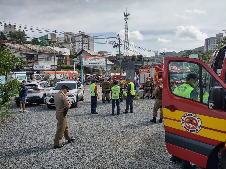 Quatro crianças são mortas em ataque a creche com machadinha em Blumenau