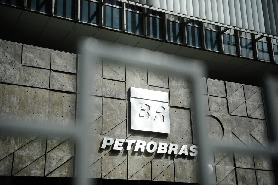 Petrobras anuncia queda de quase 10% no preço do diesel para distribuidoras