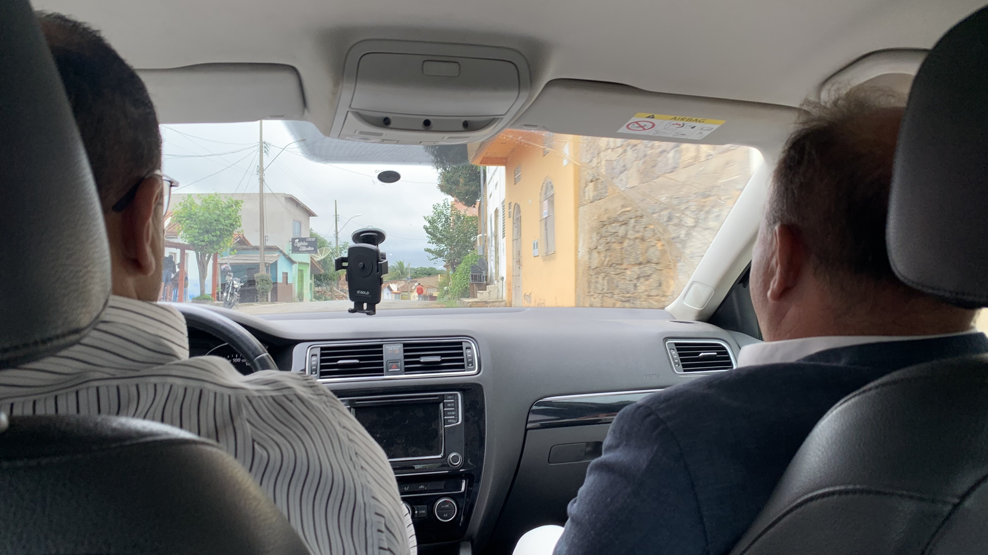 Prefeito Gilson Coleta Barbosa se desloca neste exato momento para o aeroporto para receber o Vice-Governador