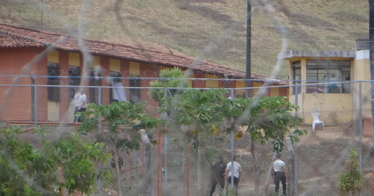 Fuga na penitenciária de Teófilo Otoni: Três detentos seguem foragidos