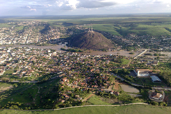 O Vereador Bruce Guimarães fez pedidos de providências com foco na melhoria de infraestutura de bairros da cidade de Nanuque.