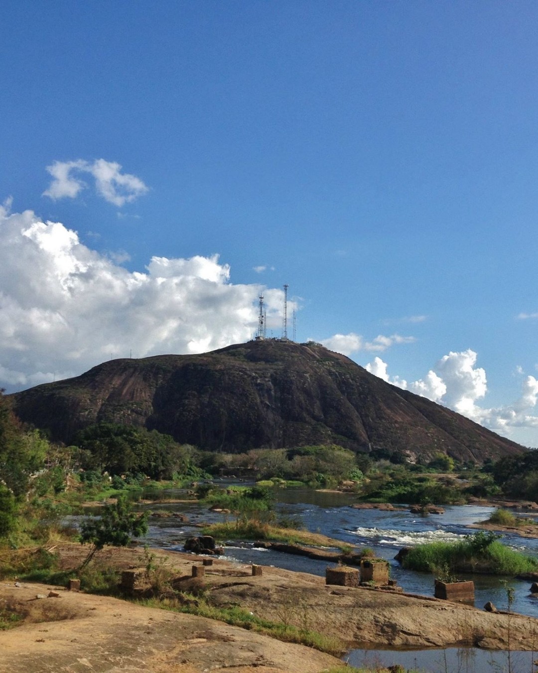 O Vereador Elson Lima realizou pedidos de providências com foco na melhoria da infraestrutura da cidade.