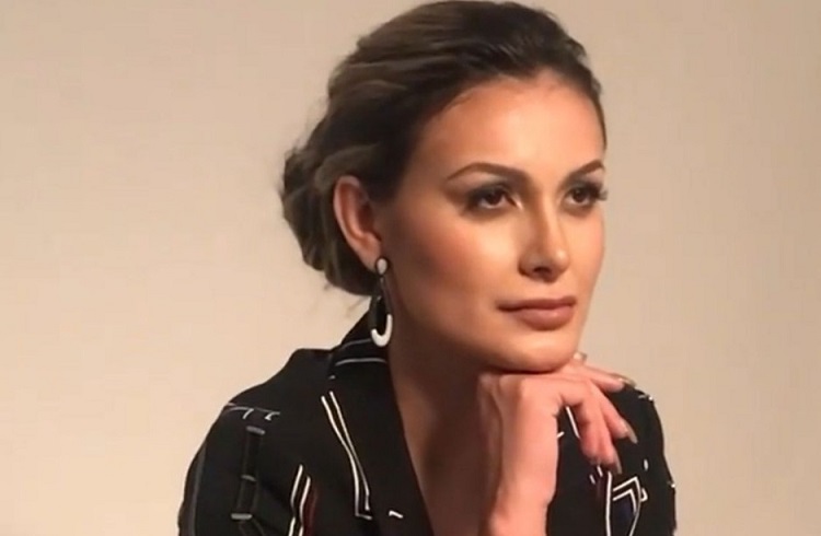Urach detona Universal:"Nunca me senti assim nem no tempo da prostituição”