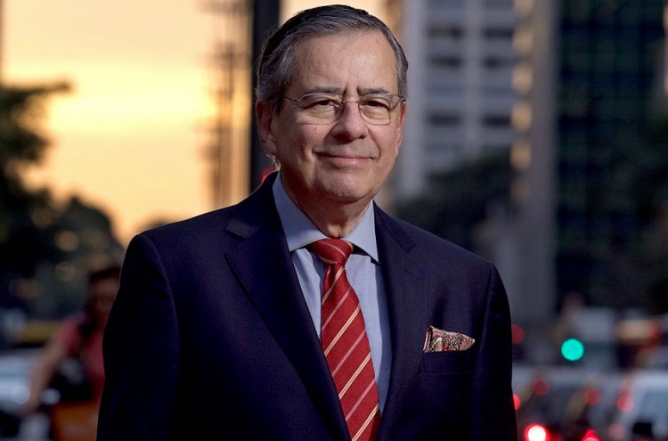 Climão: Paulo Henrique Amorim não dá nem bom dia para colegas da Record