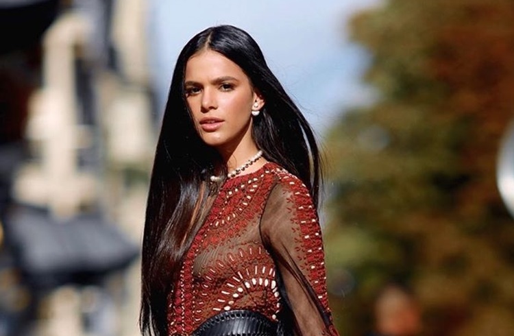 Bruna Marquezine adquire mansão de 9 quartos por R$ 3,4 milhões nos EUA