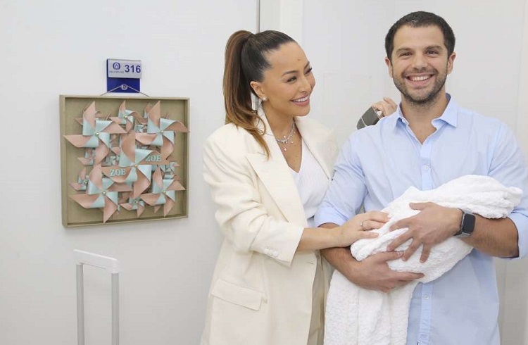 Sabrina Sato negocia contratos publicitários de R$ 1 milhão para Zoe