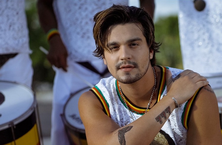 Luan Santana supera Justin Bieber e Cardi B em ranking da Billboard