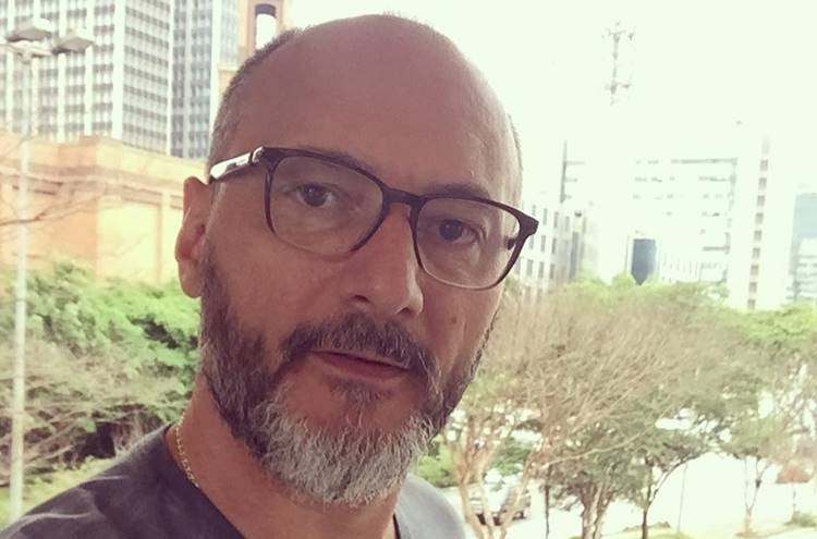 Britto Júnior detona Sabrina Sato por anúncio de gravidez: 'Tudo por dinheiro'