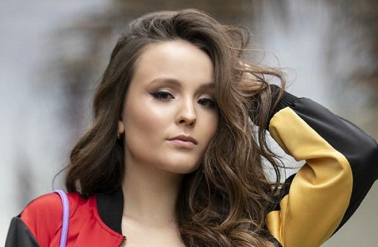 Netflix e Globo se curvam à Larissa Manoela em feito inédito