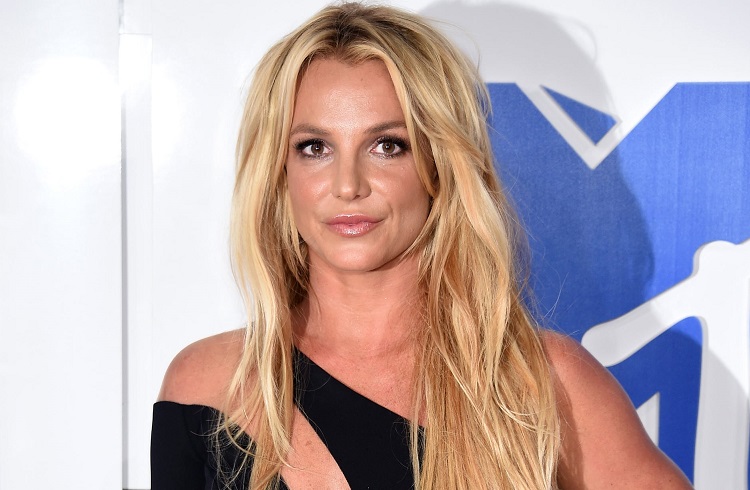 Advogado de Britney a compara a paciente em coma por não poder assinar processo