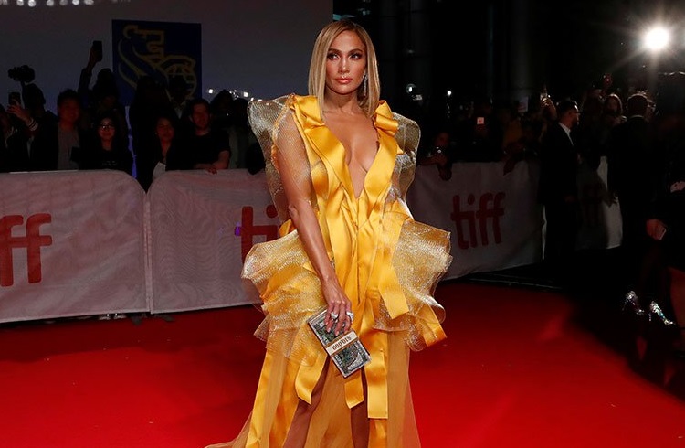 Jennifer Lopez é recebida com vaias em festival: "J-Lo odeia animais"