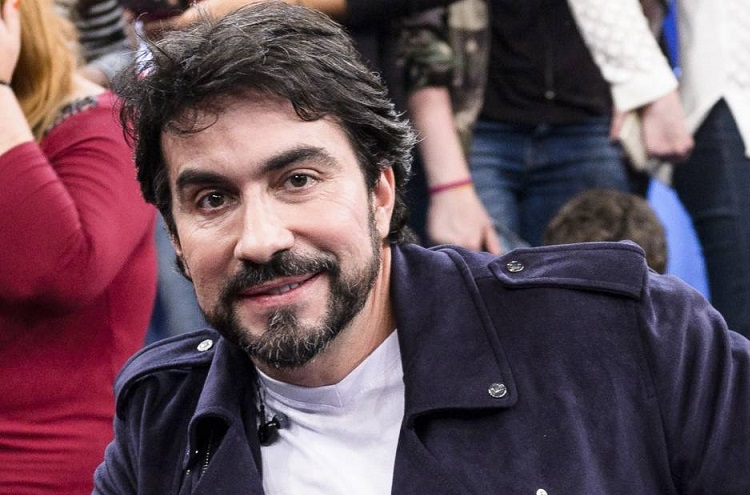 Padre Fábio se desculpa após ser acusado de intolerância religiosa