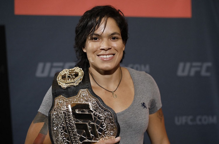 Amanda Nunes explica saída do UFC 213: "Tenho sinusite crônica"