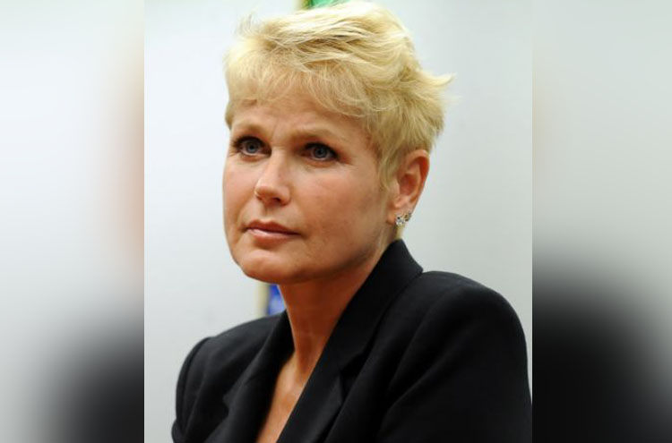 Xuxa se irrita com seguidora do padre Fábio e discute ao defender veganismo