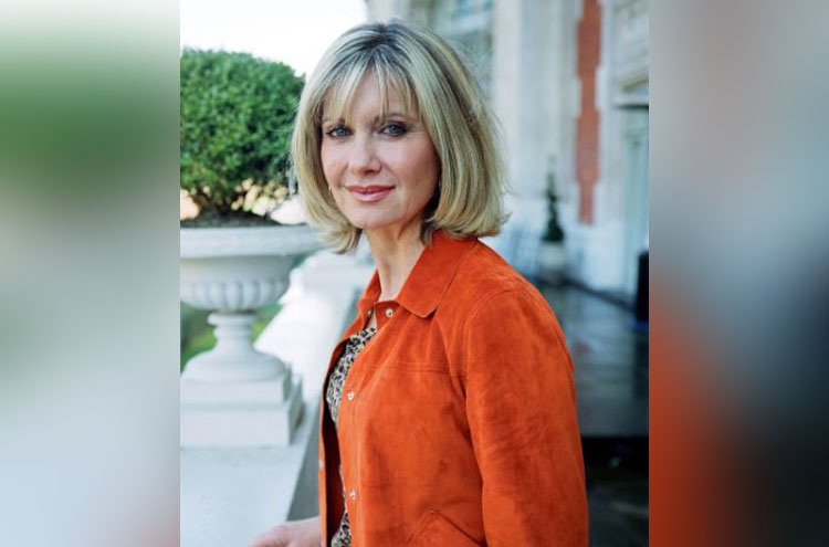 Olivia Newton-John está na batalha contra o câncer pela 3ª vez