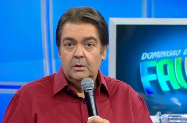 Faustão se revolta e diz que não canta mais tema de fim de ano da Globo