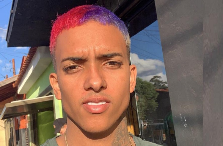 MC Brinquedo desabafa sobre momento delicado: "Não é fácil lidar com a angústia"
