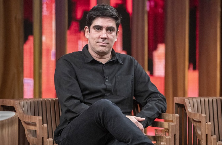 Marcelo Adnet rebate seguidora após crítica sobre suposta traição