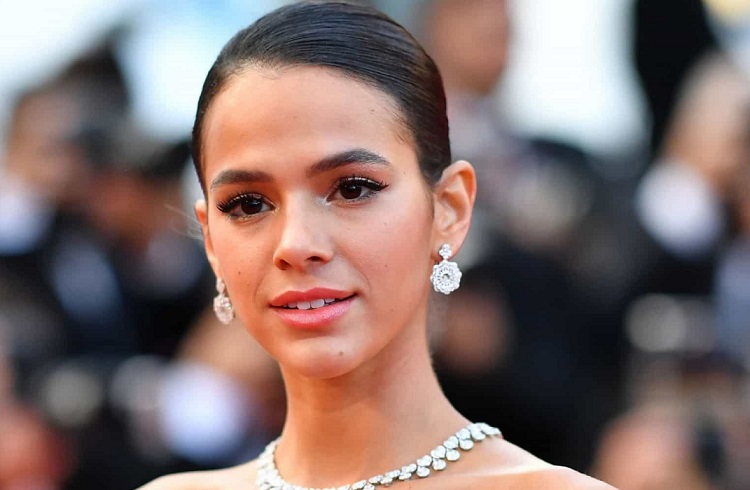 Bruna Marquezine diz que teve depressão e distúrbio de alimentação