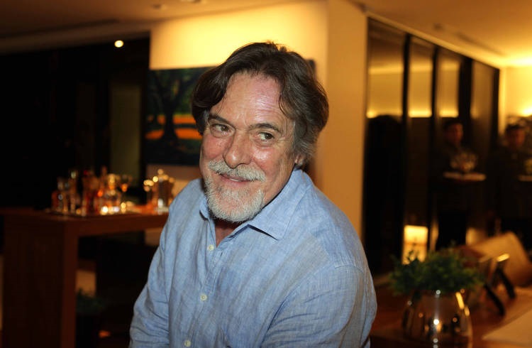 José de Abreu é processado por causa de tuíte sobre Bolsonaro