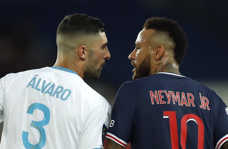Neymar detona zagueiro acusado de racismo: “Você não tem caráter”