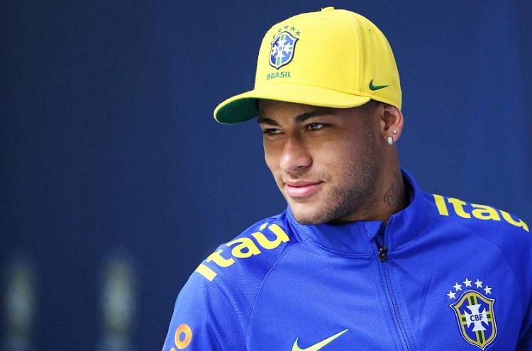 Neymar revela 'crush' em Cleo e desconversa sobre affair com Lovato