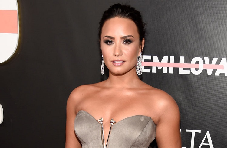 Demi Lovato volta a se internar em clínica de reabilitação, diz site