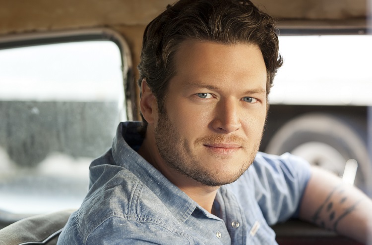 Blake Shelton é eleito o homem mais sexy do mundo pela revista 'People'