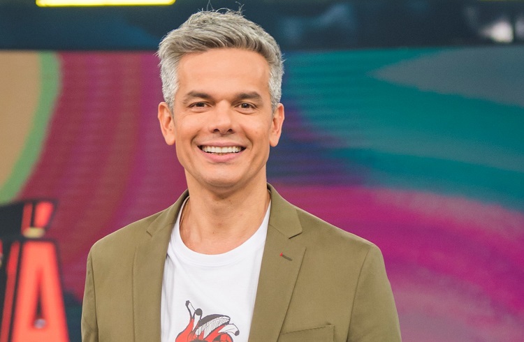 Otaviano Costa pode herdar programas de Gugu na Record