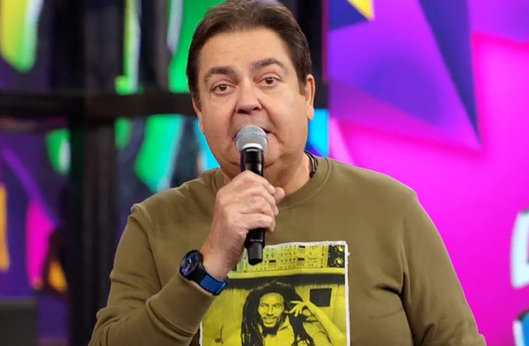 Faustão se irrita e xinga funcionário no Domingão: "Imbecil"