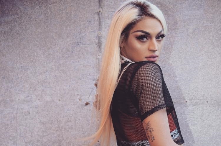 Solteira há 4 anos, Pabllo Vittar revela: 'Sou muito carente'