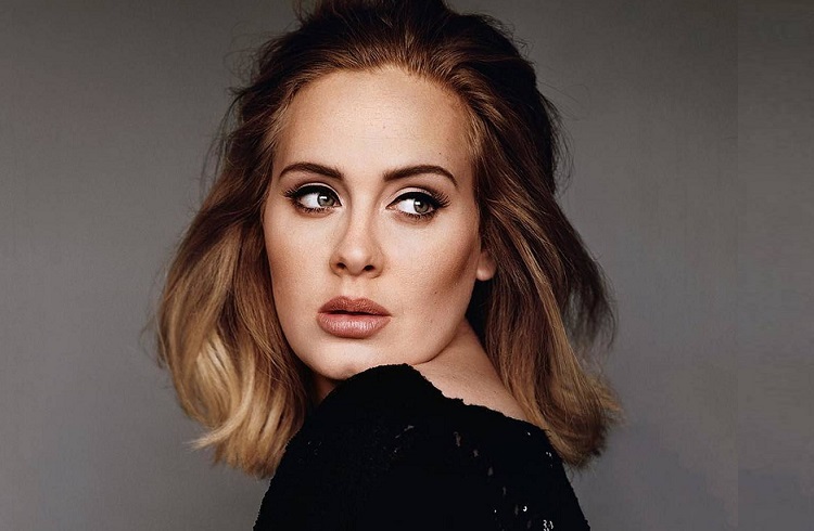 Pai de Adele faz queixa à polícia porque vizinha só ouve músicas da filha