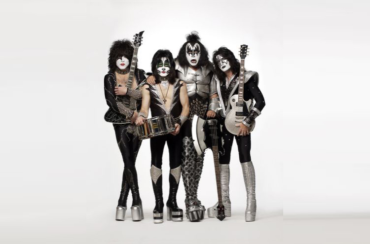 Após 45 anos na estrada, Kiss anuncia oficialmente sua turnê de despedida