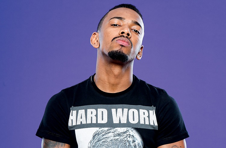 Nego do Borel é vaiado em show de Anitta e cantora o defende no palco