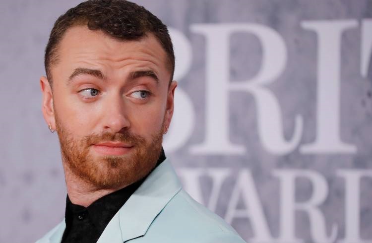 Cantor Sam Smith conta que fez lipoaspiração aos 12 anos