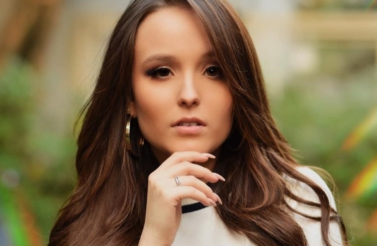 Larissa Manoela deixa o SBT e vai para a Globo
