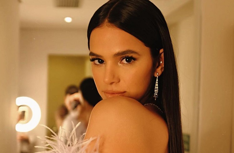 Marquezine rebate fã e diz que não é tão rica como se pensa