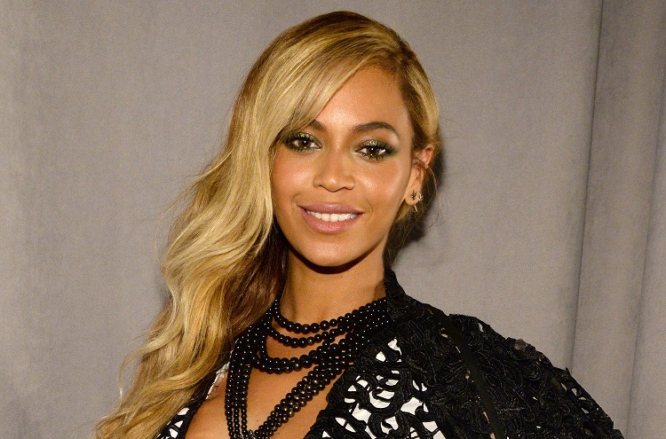 Beyoncé é acusada de praticar bruxaria e magia negra