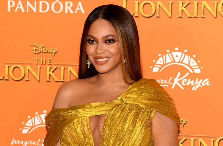 Beyoncé sofre ataques gordofóbicos e fãs a defendem