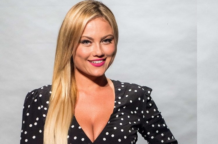 Ellen Rocche diz que já foi prejudicada por ser muito sensual
