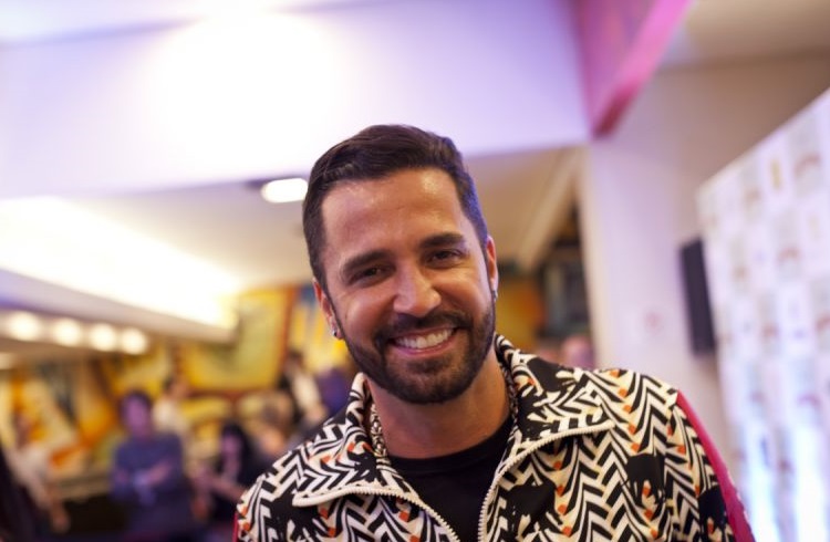 Latino cobra R$ 5 milhões do dono da RedeTV!: 'Paciência tem limite'