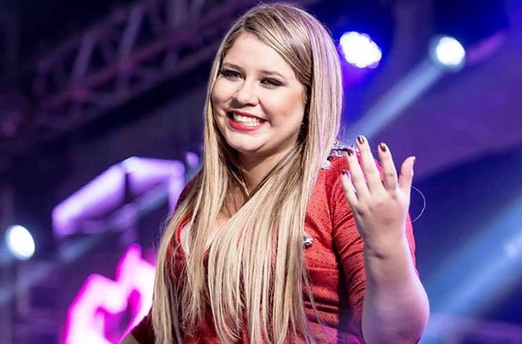 Marília Mendonça doa R$100 mil do cachê após polêmica com Elba Ramalho
